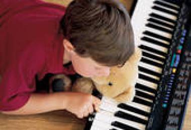 Trẻ nên học Organ hay học Piano?